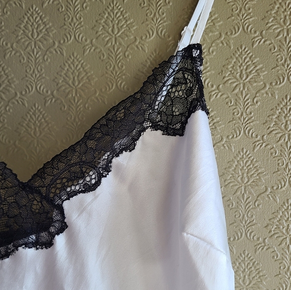 Victoria's Secret White Y2K Slip Dress - Picture 5 of 5